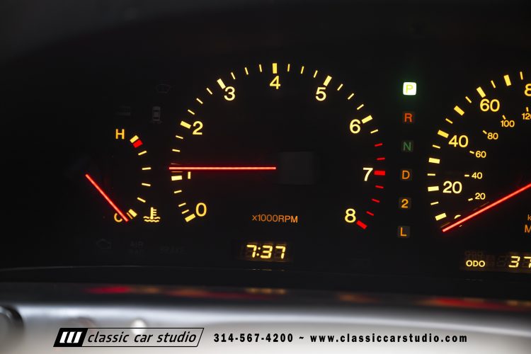 2004_Lexus_SC400_2286-85