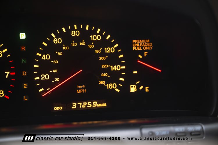 2004_Lexus_SC400_2286-86