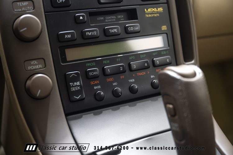 2004_Lexus_SC400_2286-90
