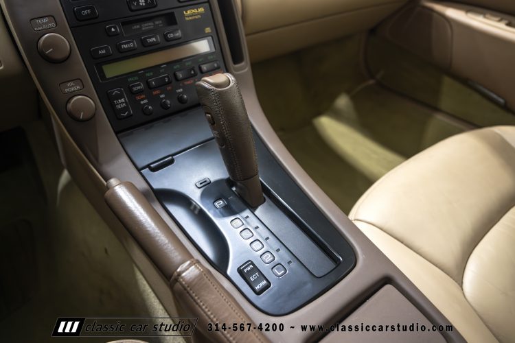 2004_Lexus_SC400_2286-91