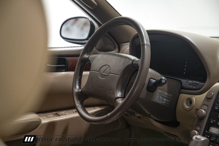 2004_Lexus_SC400_2286-98
