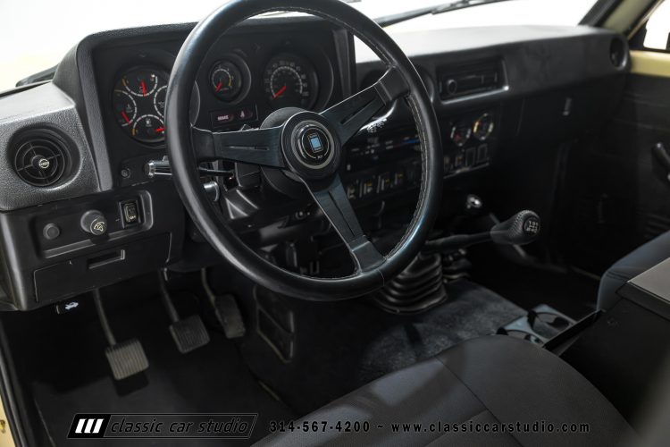 82_Toyota_Land_Cruiser_FJ60_2282-105