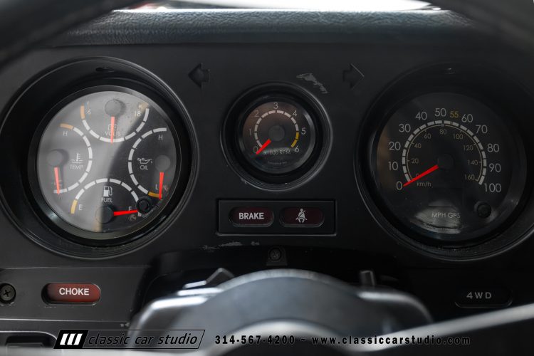 82_Toyota_Land_Cruiser_FJ60_2282-110