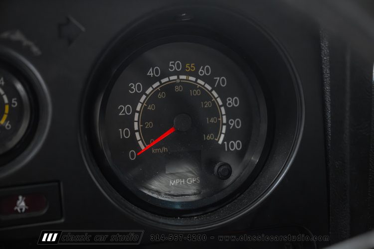82_Toyota_Land_Cruiser_FJ60_2282-113