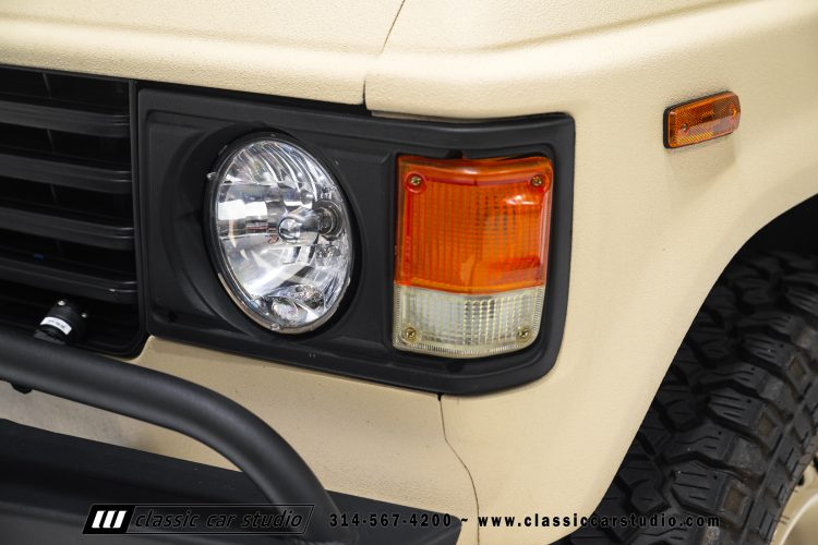 82_Toyota_Land_Cruiser_FJ60_2282-12