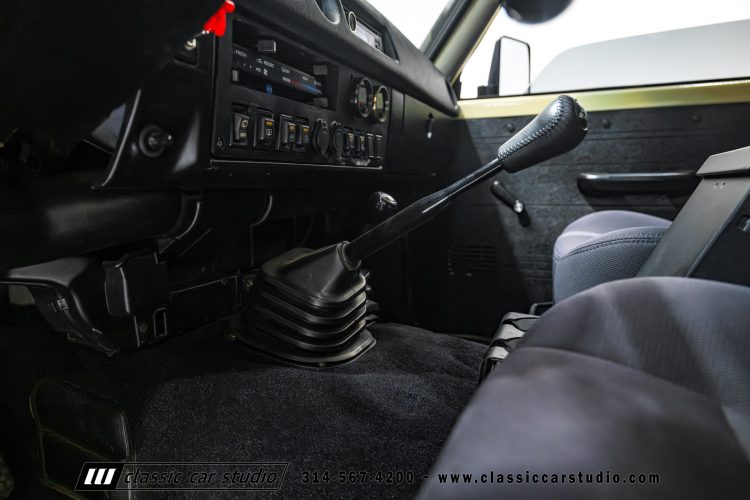 82_Toyota_Land_Cruiser_FJ60_2282-122