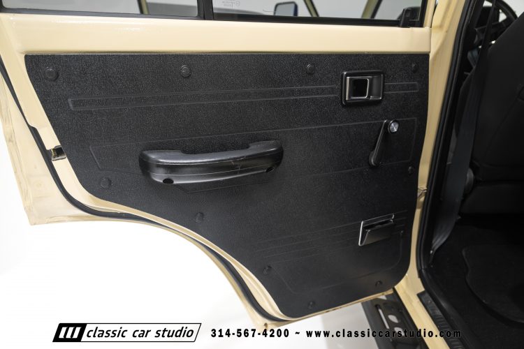 82_Toyota_Land_Cruiser_FJ60_2282-127