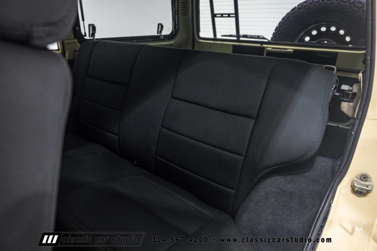 82_Toyota_Land_Cruiser_FJ60_2282-130