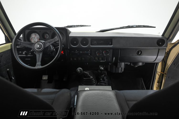 82_Toyota_Land_Cruiser_FJ60_2282-131