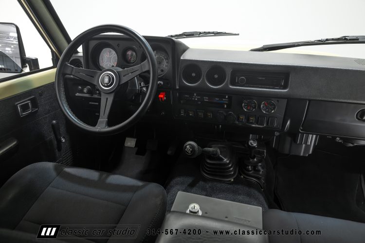 82_Toyota_Land_Cruiser_FJ60_2282-132