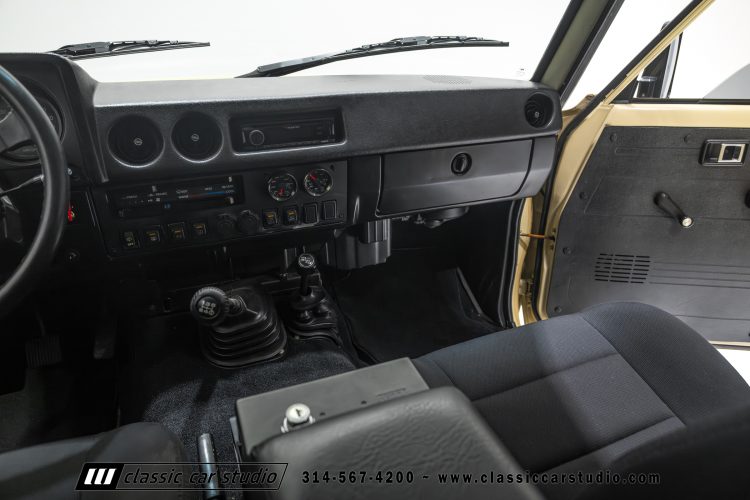 82_Toyota_Land_Cruiser_FJ60_2282-133