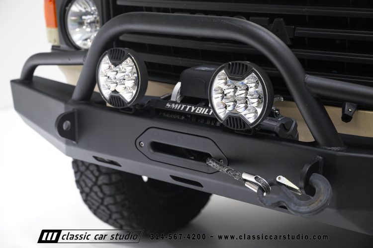82_Toyota_Land_Cruiser_FJ60_2282-14