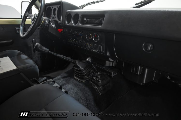 82_Toyota_Land_Cruiser_FJ60_2282-141