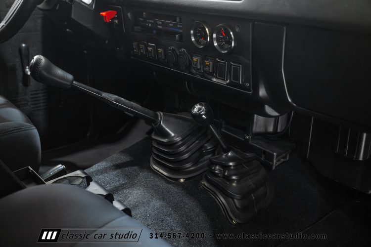 82_Toyota_Land_Cruiser_FJ60_2282-142