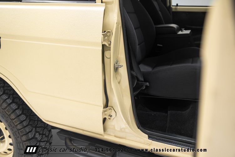 82_Toyota_Land_Cruiser_FJ60_2282-146