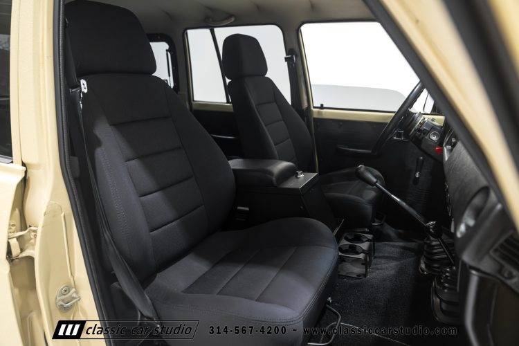 82_Toyota_Land_Cruiser_FJ60_2282-147