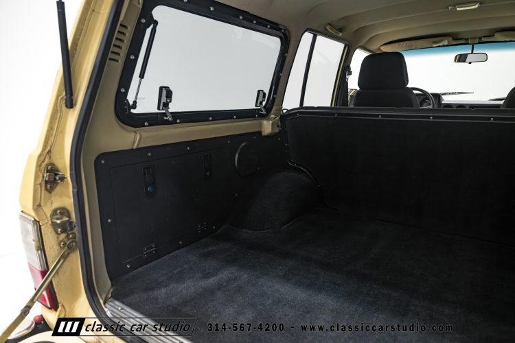 82_Toyota_Land_Cruiser_FJ60_2282-164