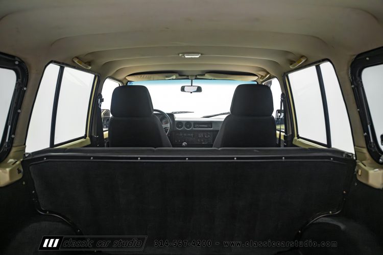 82_Toyota_Land_Cruiser_FJ60_2282-166