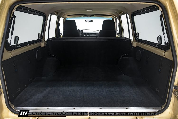 82_Toyota_Land_Cruiser_FJ60_2282-167