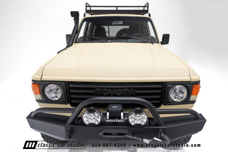 82_Toyota_Land_Cruiser_FJ60_2282-17