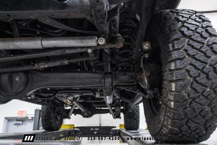 82_Toyota_Land_Cruiser_FJ60_2282-175