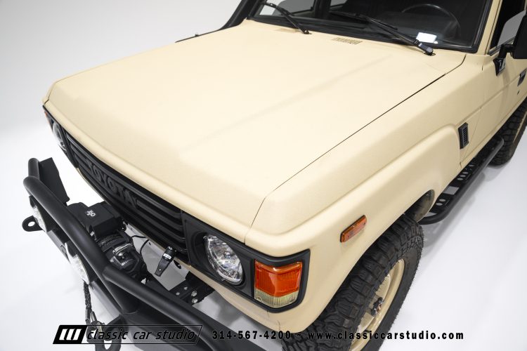 82_Toyota_Land_Cruiser_FJ60_2282-18