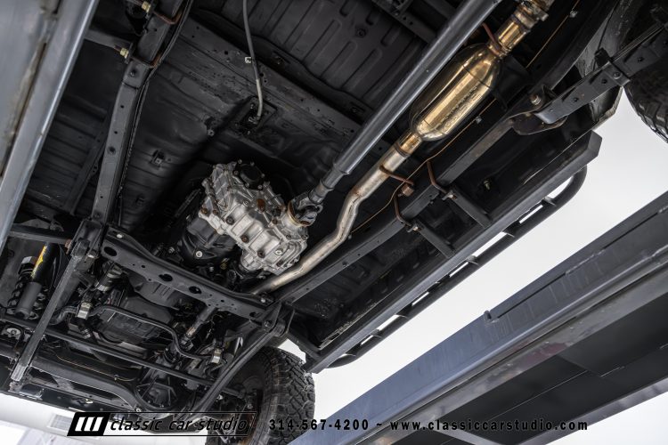 82_Toyota_Land_Cruiser_FJ60_2282-182