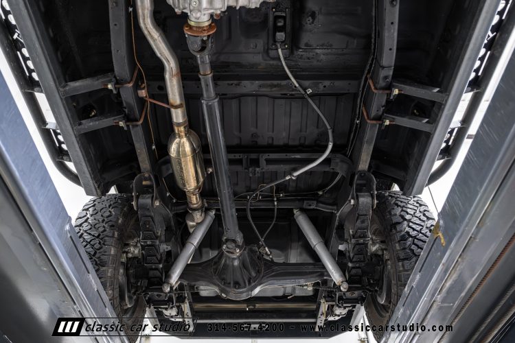 82_Toyota_Land_Cruiser_FJ60_2282-186