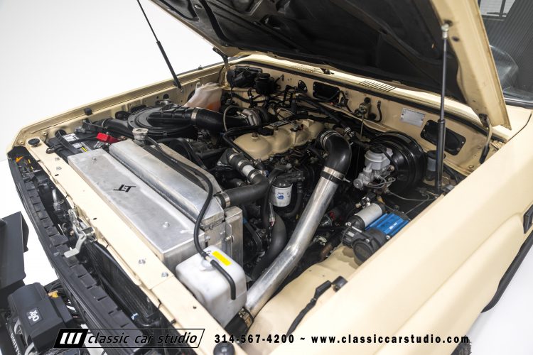 82_Toyota_Land_Cruiser_FJ60_2282-2