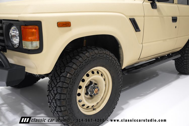 82_Toyota_Land_Cruiser_FJ60_2282-20