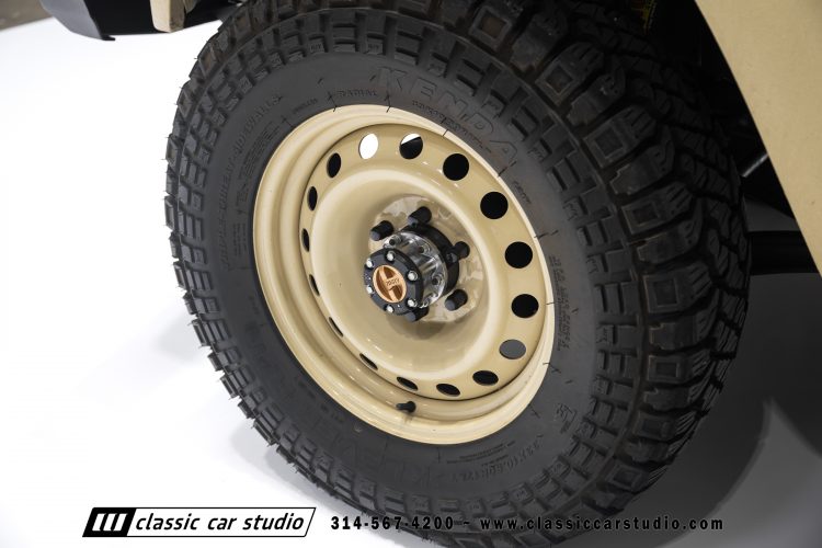 82_Toyota_Land_Cruiser_FJ60_2282-23