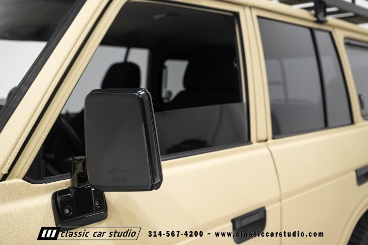 82_Toyota_Land_Cruiser_FJ60_2282-26