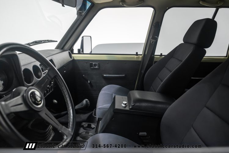 82_Toyota_Land_Cruiser_FJ60_2282-32