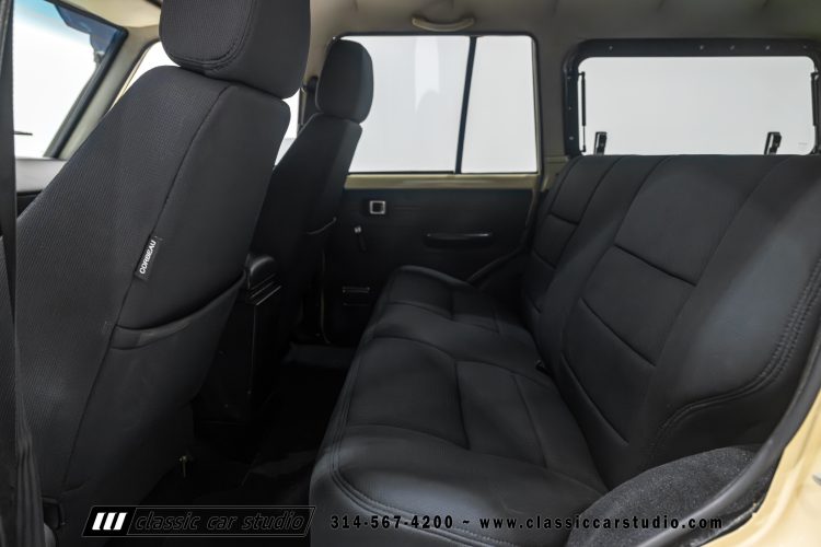 82_Toyota_Land_Cruiser_FJ60_2282-33