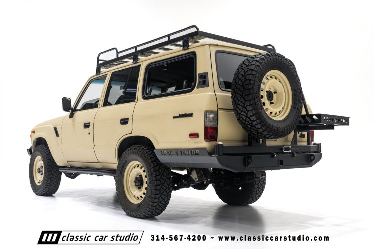82_Toyota_Land_Cruiser_FJ60_2282-44