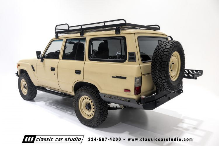 82_Toyota_Land_Cruiser_FJ60_2282-47