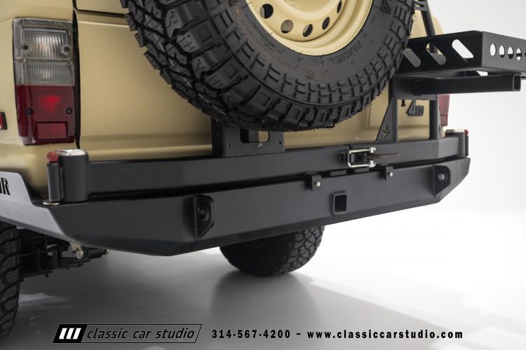 82_Toyota_Land_Cruiser_FJ60_2282-49