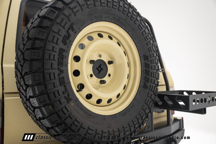 82_Toyota_Land_Cruiser_FJ60_2282-52