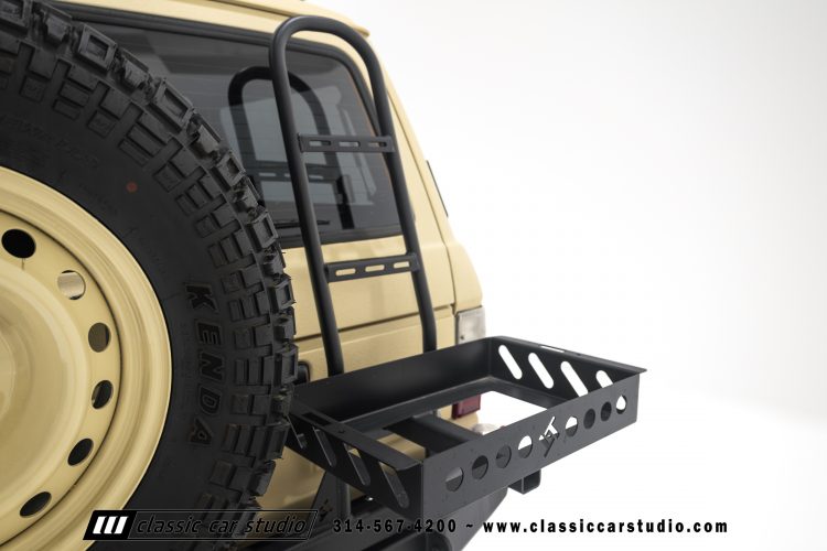 82_Toyota_Land_Cruiser_FJ60_2282-53