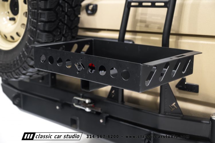82_Toyota_Land_Cruiser_FJ60_2282-58