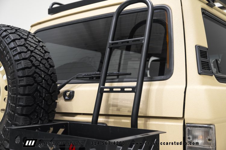 82_Toyota_Land_Cruiser_FJ60_2282-59