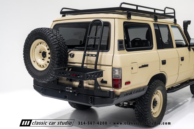 82_Toyota_Land_Cruiser_FJ60_2282-66