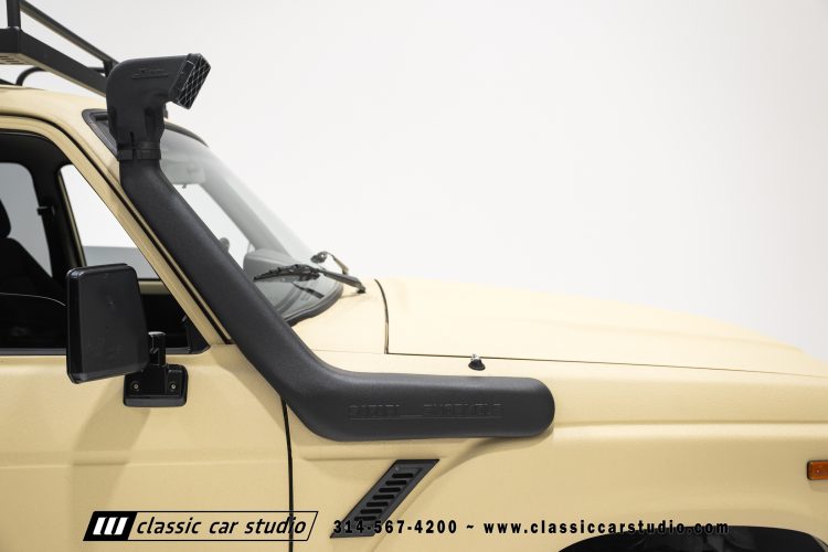 82_Toyota_Land_Cruiser_FJ60_2282-72