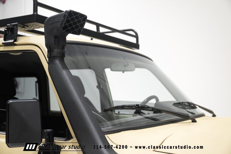 82_Toyota_Land_Cruiser_FJ60_2282-74