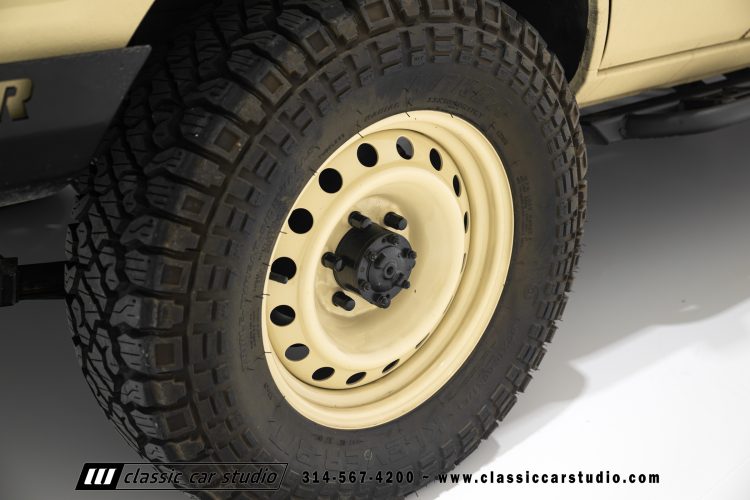 82_Toyota_Land_Cruiser_FJ60_2282-76