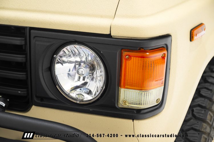 82_Toyota_Land_Cruiser_FJ60_2282-8