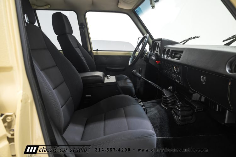 82_Toyota_Land_Cruiser_FJ60_2282-86