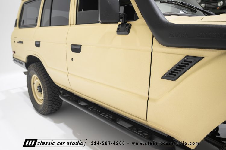 82_Toyota_Land_Cruiser_FJ60_2282-87