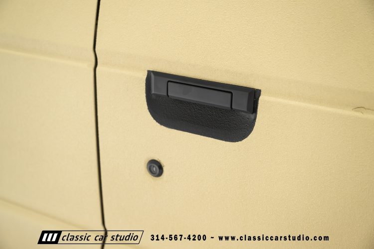 82_Toyota_Land_Cruiser_FJ60_2282-88