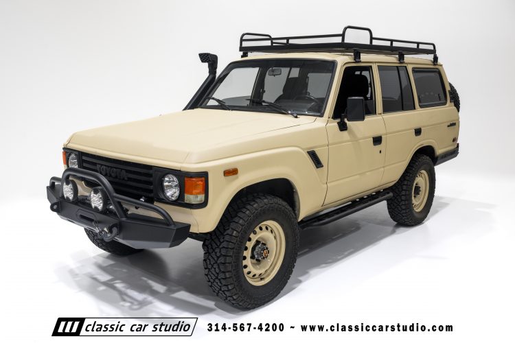82_Toyota_Land_Cruiser_FJ60_2282-9